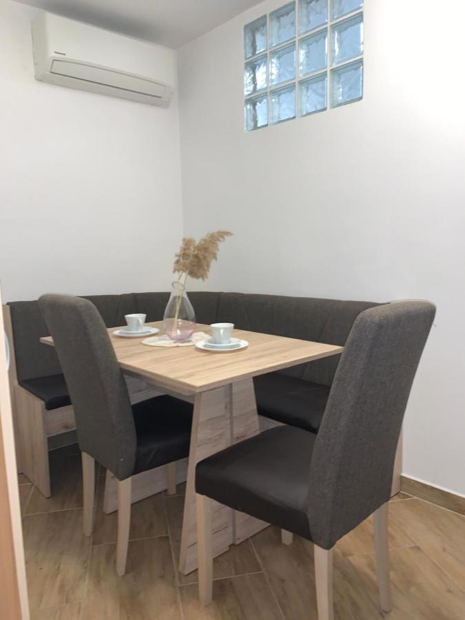 Apartma Eli2 Apartment Koper Bagian luar foto