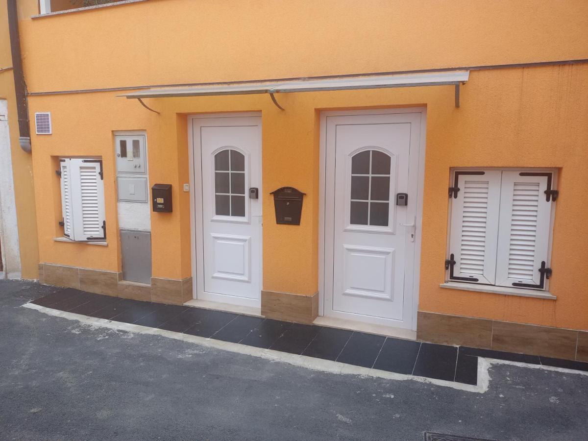 Apartma Eli2 Apartment Koper Bagian luar foto